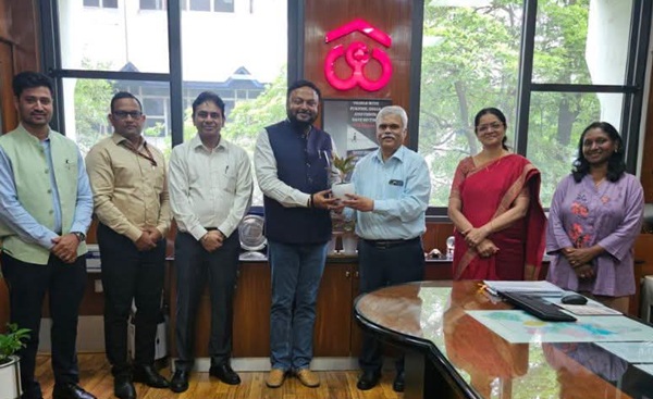 CWC accords farewell to Non-official Director on Board